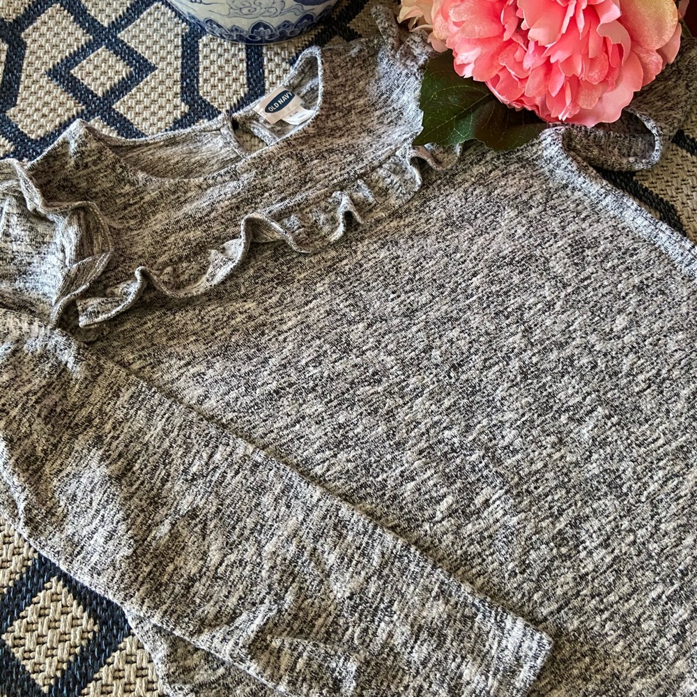 Old navy long sleeve tee
